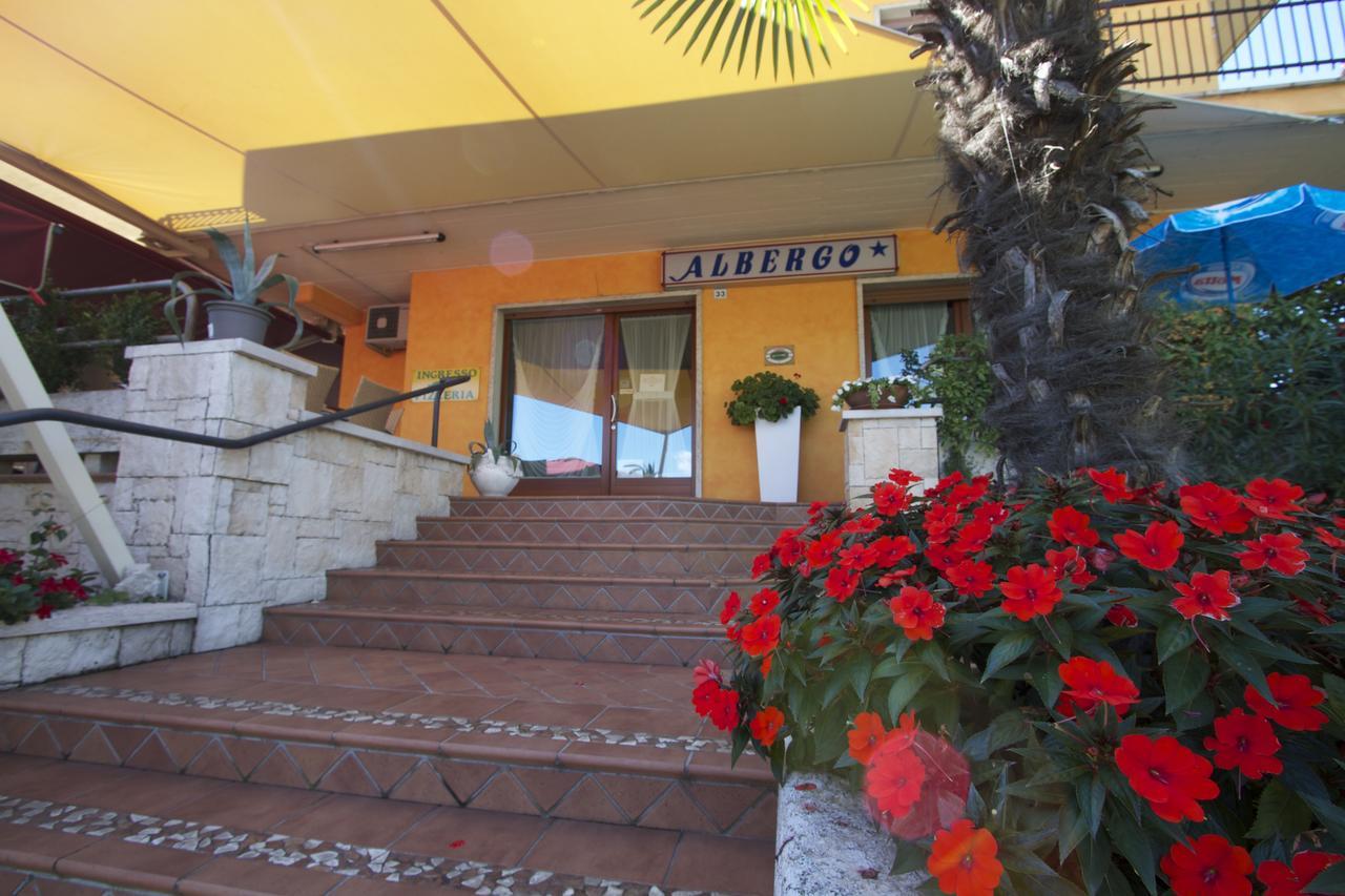 Albergo Tavernetta Castelnuovo del Garda Exterior photo